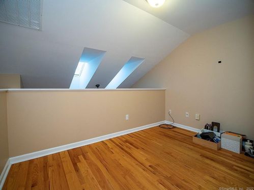 511 Elm St, North Haven CT exterior