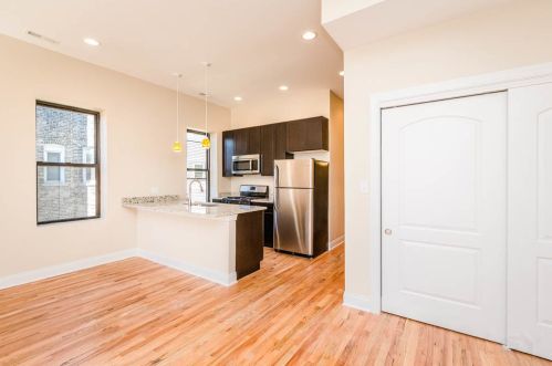 1630 Cermak Rd, Chicago IL 60623-2902 exterior