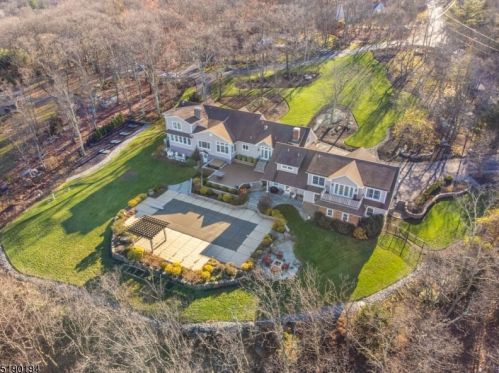 752 Ridge Road Ter, Kinnelon NJ  07405-2132 exterior