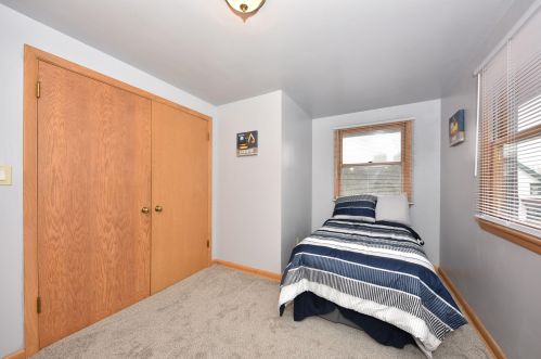 5555 56, Milwaukee WI 53218-3221 exterior