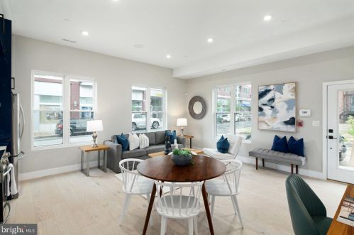 1343 Fitzwater St, Philadelphia, PA 19147-2559