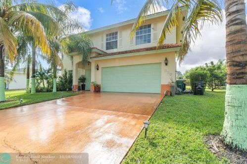 826 Koler Ave, Fort Pierce, FL 34953-3946