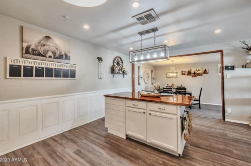 3418 Country Gables Dr, Phoenix AZ  85053-4732 exterior