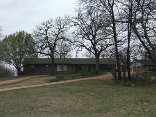921 Scenic Dr, Ada, OK 74820-8536