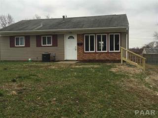 1402 Camden St, Pekin, IL 61554-2216