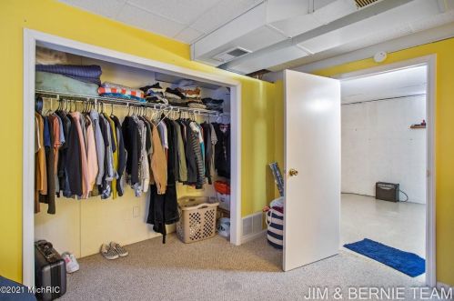 3100 Stratford Dr, Wyoming MI exterior