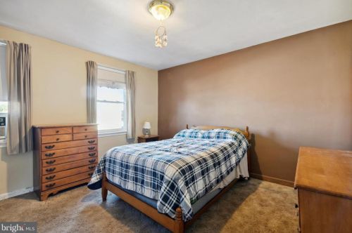 6259 Ditman St, Philadelphia PA 19135-3202 exterior