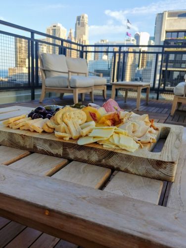 850 Dewitt Pl, Chicago IL  60611-2361 exterior