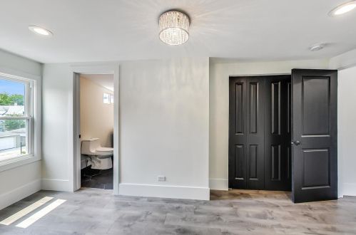 5043 Ainslie St, Chicago IL  60630-2302 exterior