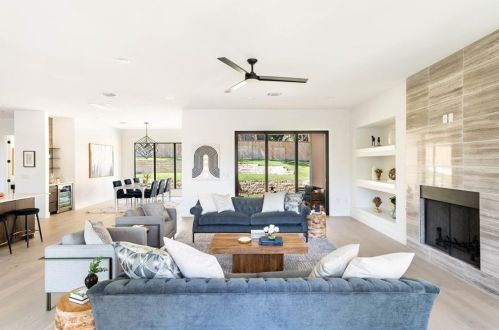 8512 Appalachian Dr, Austin TX 78759-7930 exterior