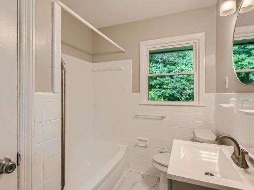 1689 Laurelwood Dr, Atlanta GA 30311-3800 exterior