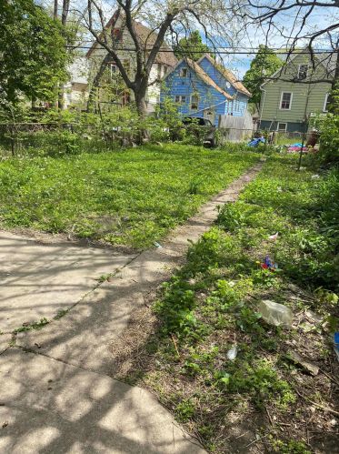 2370 18th St, Milwaukee, WI 53215-3004