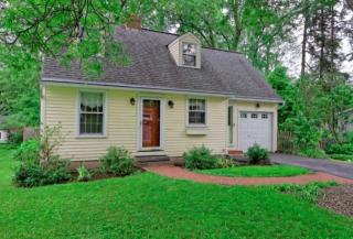 1154 Hedgewood Ln, Schenectady, NY 12309-4603