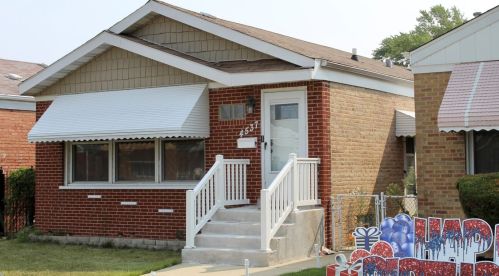 4537 Leamington Ave, Chicago, IL 60638-1912