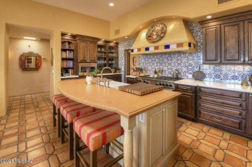 4820 Camino Escuela, Tucson AZ 85718-5914 exterior