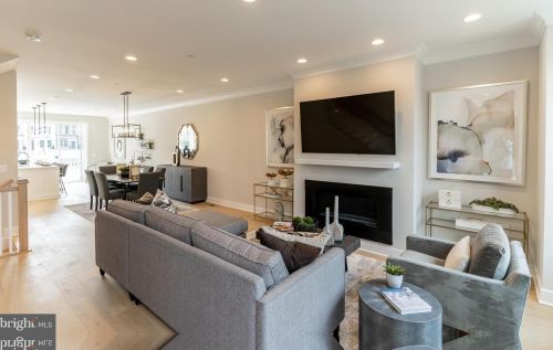 10260 Grosvenor Pl, Rockville MD 20852 exterior