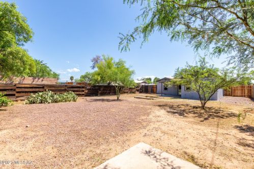 5817 Beverly St, Tucson AZ 85711-5141 exterior