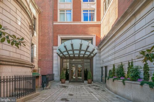 130 18th St, Philadelphia PA 19103-4923 exterior