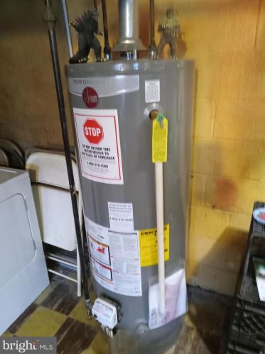 66 Elmwood Ave, Manor PA 19036-1927 exterior