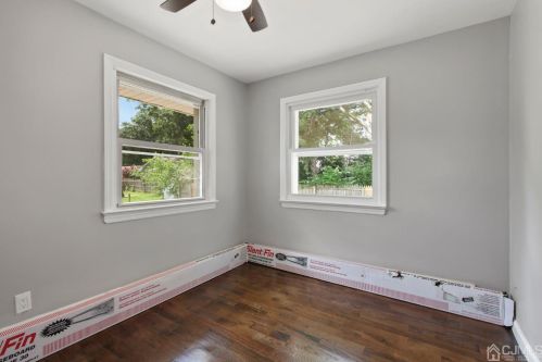 26 Fern St, Edison NJ  08817-4206 exterior