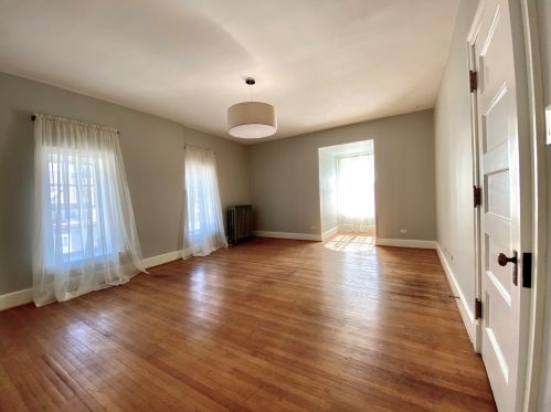 1000 48th St, Chicago IL 60615-1802 exterior