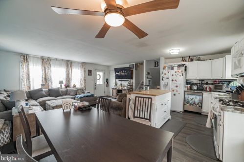 700 Mayo Rd, Glen Burnie MD 21061-4659 exterior