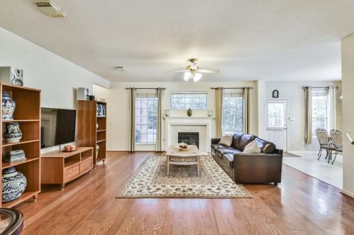 19405 Dee Oaks Dr, Humble TX 77346-2920 exterior