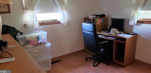 1147 Locust Ln, Littlestown PA 17340-9650 exterior