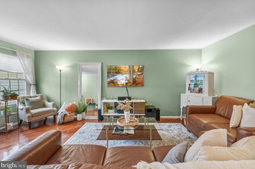 24 Revere Ct, Trenton NJ  08628-3610 exterior