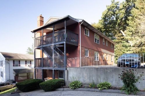 14 Crescent St, Derby, CT 06418-2007