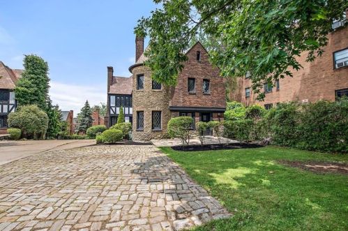 6229 5th Ave, Pittsburgh, PA 15232-2902