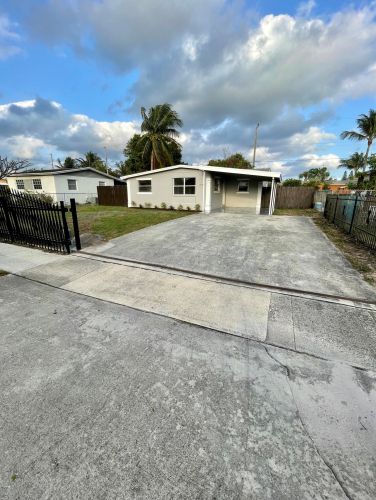 2590 2 St, Boynton Beach FL 33435-7641 exterior