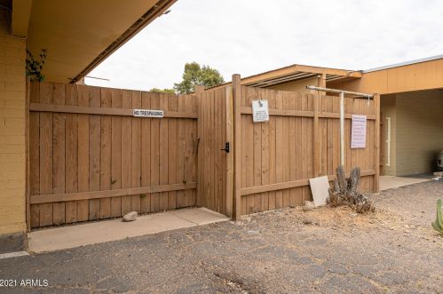 325 Colter St, Phoenix AZ 85018-1536 exterior
