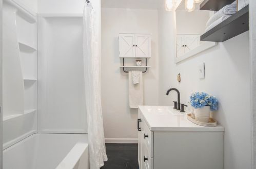 1774 Dyson St, Meskegon MI 49442-5725 exterior