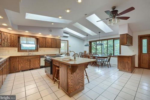 752 Nyes Rd, Hummelstown PA 17036-8688 exterior