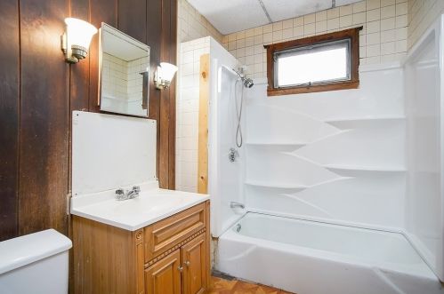 54 Lester St, Springfield MA 01108-2140 exterior