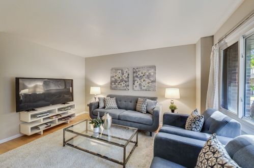 4524 Paulina St, Chicago, IL 60640-5391