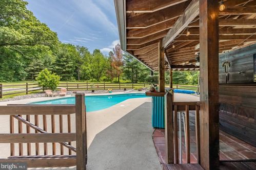 2344 Evergreen Ln, Pottstown PA 19465-8884 exterior