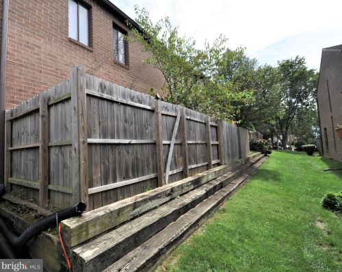 3137 Apple Rd, Washington DC  20018-1605 exterior