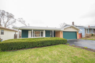 3509 Stonegate Rd, Waukegan, IL 60087-1408