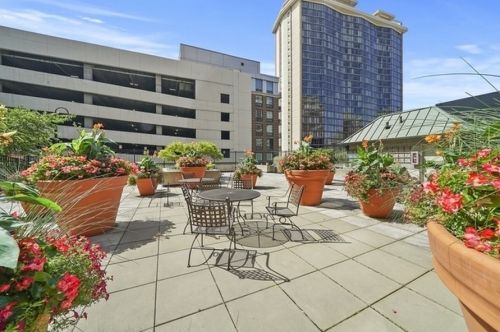 41 8th St, Chicago IL  60605-2168 exterior