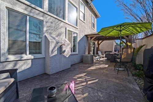 224 Marsalla Dr, Folsom CA 95630-7201 exterior