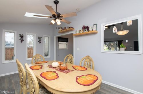 18 Trinity Ln, Blenheim NJ exterior