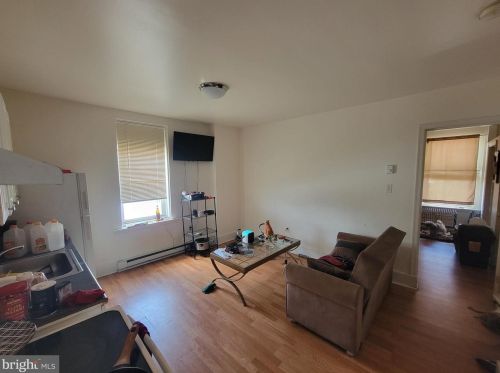 3535 8th St, Philadelphia PA 19140-4418 exterior