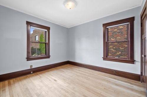 2015 59, Milwaukee WI 53219-1547 exterior