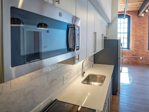 25 Canal Bank Rd, Windsor Locks CT  06096-2344 exterior