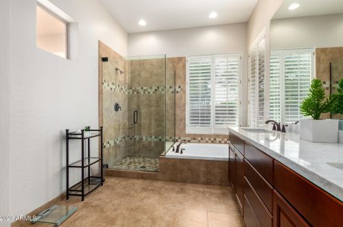 5255 Estevan Rd, Phoenix AZ 85054-7116 exterior