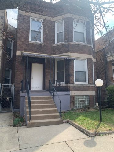 7321 Champlain Ave, Chicago, IL 60619-1828