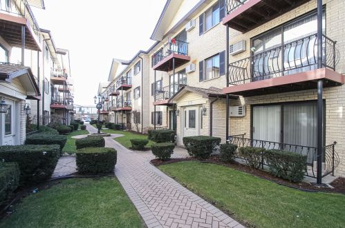 5155 East River Rd, Chicago IL  60656-2889 exterior