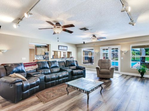 12607 51 St, Tampa FL 33619-1418 exterior